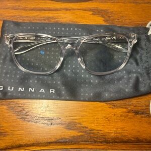 Gunnar Clear Frame Glasses-Youth
Clear Tint
